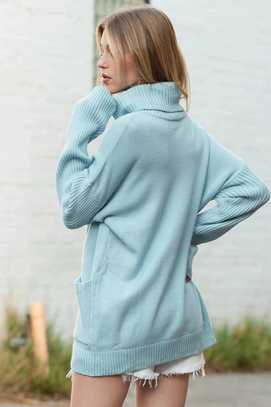 Shewin Women's Ice Water Blue Ribbed Oversized Turtleneck Sweater with Pockets