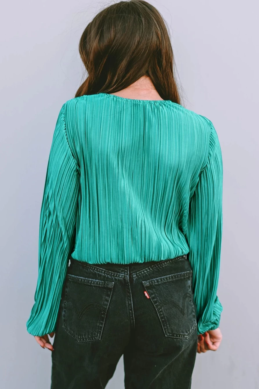 Shewin Women's Verdant Green Textured Puff Sleeve Cropped Blouse Solid Color Top