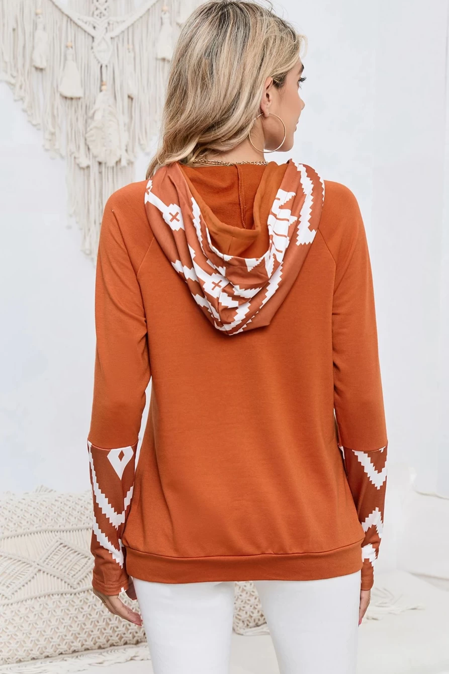 "SheWin Women's Brown Geometric Print Pullover Hoodie with Pockets"