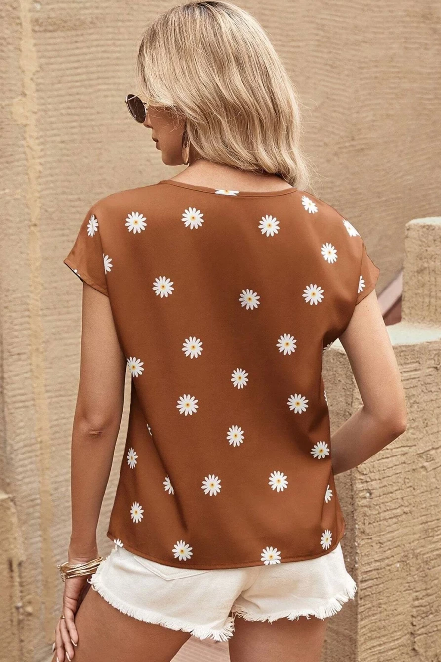 Shewin Women's Chestnut Summer Blouse with Daisy Print and Batwing Sleeves
