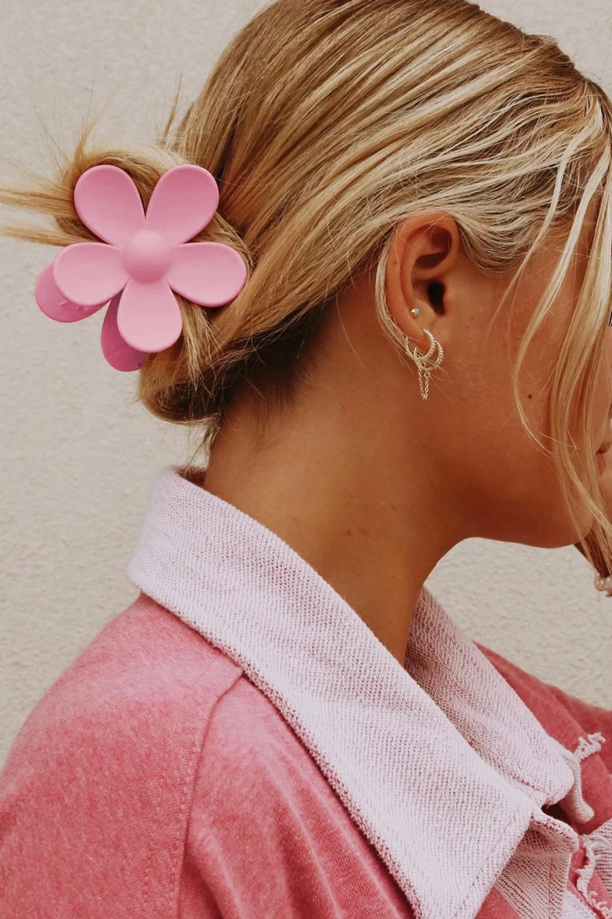 Shewin Women's Apricot Pink Flower Shaped Plastic Claw Clip Hair Accessory