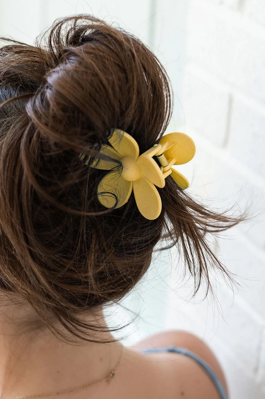 "Shewin Yellow Flower Small Hair Claw Clip for Women - Cute Hair Accessories"