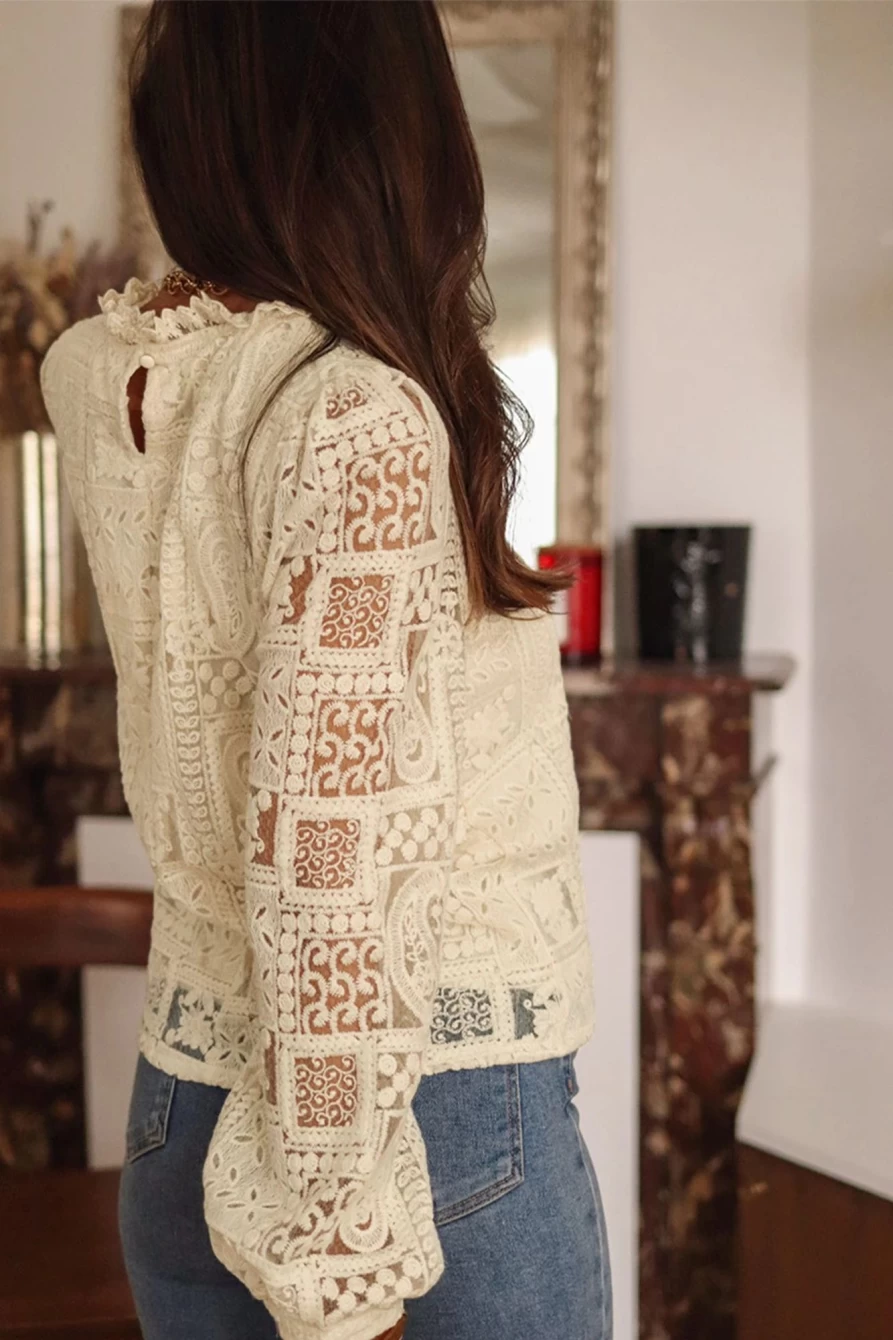 Shewin Women's Beige Paisley Lace Blouse with Frilled Collar