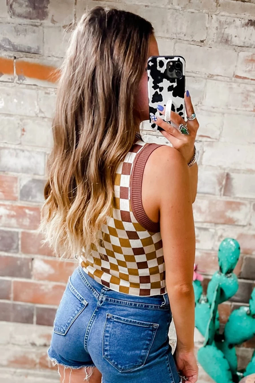 Shewin Women's Brown Checkered Ribbed Trim Sleeveless Knit Shirt