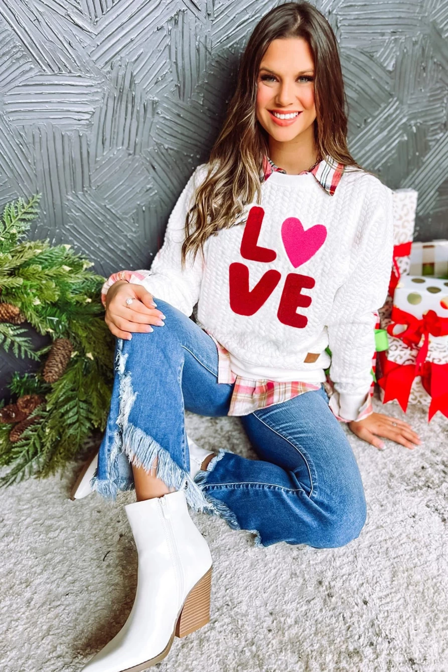 "SheWin Women's White Quilted Valentine Heart Graphic Sweatshirt"